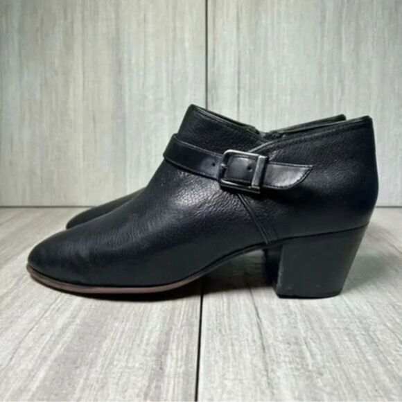 Clarks Maypearl Black Leather Ankle Buckle Strap Booties Heeled Womens Size 9.5 - Picture 1 of 10